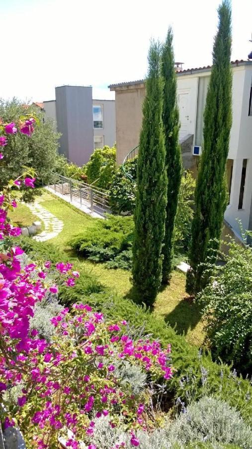 Apartment Sreta Omis Luaran gambar